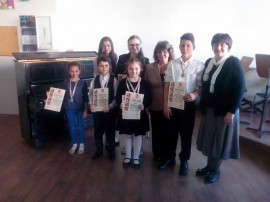 Пианистите на Елена Юлиянова спечелиха 7 Златни лири / Новини от Казанлък