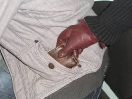  Заловиха джебчийка обрала възрастен мъж в градинките на ул. „Искра“ / Новини от Казанлък