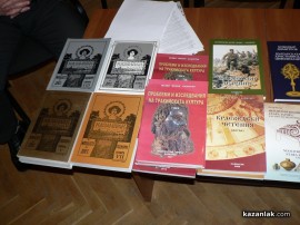 Исторически музей Искра дари книги на  българите в Полша / Новини от Казанлък