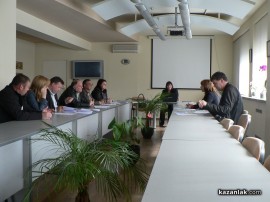 Местните партийни структури поискаха протоколите от изборите да се обработват в Казанлък