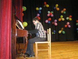 Великденски концерти на школите по класическа китара, пиано и забавна песен при НЧ „Възродена Искра”