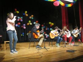 Великденски концерти на школите по класическа китара, пиано и забавна песен при НЧ „Възродена Искра” / Новини от Казанлък