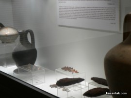 В началото са мислили Тракийската гробница да се разглежда чрез перископна система