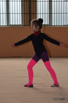 Борис Кърчев финансира участието на казанлъшкия клуб по художествена гимнастика на турнир в чужбина