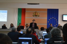 Има ли конфликт на интереси във вестник “Искра“