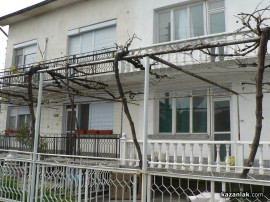 В Розово днес бяха настанени 17 сирийски бежанци (обновена)