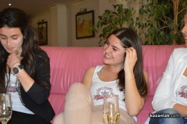 Боряна Назърова разговаря с участничките в “Царица Роза 2014“ - Част 1