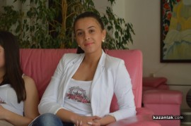 Боряна Назърова разговаря с участничките в “Царица Роза 2014“ - Част 1