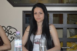 Боряна Назърова разговаря с участничките в “Царица Роза 2014“ - Част 2