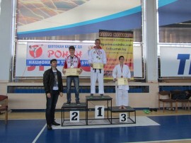 Каратеките на клуб “Шори Доджо“ спечелиха 10 медала на турнир в Бургас