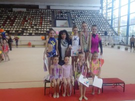 Гимнастичките на Розова долина спечелиха медали при дебюта си в чужбина / Новини от Казанлък