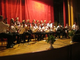 НЧ „Възродена Искра - 2000“ с концерт за Деня на Европа / Новини от Казанлък