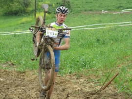 Тодор Ангелов спечели първи точки за световната ранглиста по планинско колоездене