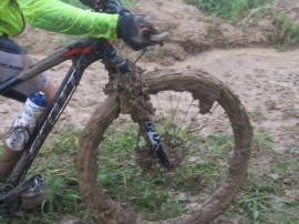 Тодор Ангелов спечели първи точки за световната ранглиста по планинско колоездене