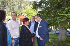 Искра Михайлова бе гост на празник за жените от ДПС край Копринка