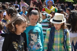 Искра Михайлова бе гост на празник за жените от ДПС край Копринка