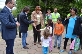 Искра Михайлова бе гост на празник за жените от ДПС край Копринка