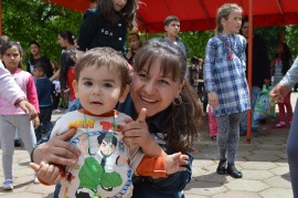 Искра Михайлова бе гост на празник за жените от ДПС край Копринка