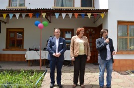 Искра Михайлова бе гост на празник за жените от ДПС край Копринка