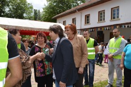 Искра Михайлова бе гост на празник за жените от ДПС край Копринка