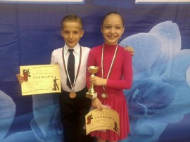 Три двойки на клуб по спортни танци Роза спечелиха три комплекта медали / Новини от Казанлък