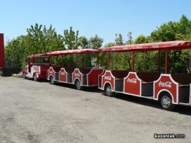 Казанлък се сдоби с атракционно влакче за Празника на розата / Новини от Казанлък
