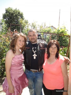 Рокери и Печенката изпратиха абитуриентката Елена от Гурково