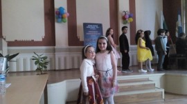 Нови награди за талантливите деца от школата по пиано и забавна песен при НЧ “Възродена Искра 2000“ / Новини от Казанлък