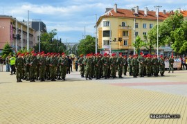 Празник на Казанлък - водосвет и церемония по издигане на знамето