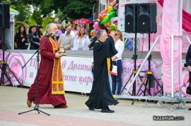 Празник на Казанлък - водосвет и церемония по издигане на знамето