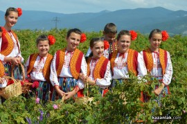 Президентът Плевнелиев се хвана на хорото по време на ритуала Розобер