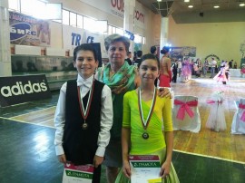 Две казанлъшки двойки преминаха в горен клас при спортните танци / Новини от Казанлък