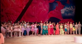 Представители на клубове от цялата страна се включиха в националния конкурс за танци “Българска роза“ / Новини от Казанлък
