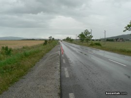 Почерпен софиянец приземи автомобила си в крайпътна нива /видео/