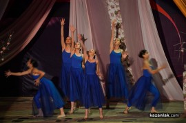 ВИДЕО: В Казанлък бе избрана Царица на Долината на розите 2014