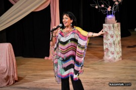 ВИДЕО: В Казанлък бе избрана Царица на Долината на розите 2014