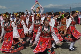 150 хиляди туристи и гости посетиха Казанлък в кулминацията на Празника на розата