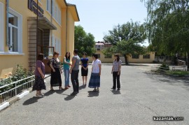 Борис Кърчев донесе нови пейки в ОУ “Кулата“ 