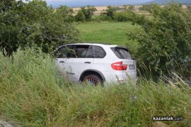 Джип изхвърча от пътя близо до Шипка