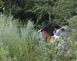 Джип изхвърча от пътя близо до Шипка