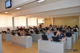 Общинските съветници гласуваха 26 точки за час и половина / Новини от Казанлък