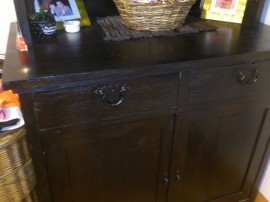 Артистичните старинни мебели на Станчо Денев