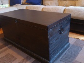 Артистичните старинни мебели на Станчо Денев