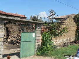 Автомобил и плевня изгоряха напълно тази сутрин