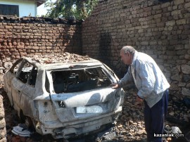 Автомобил и плевня изгоряха напълно тази сутрин