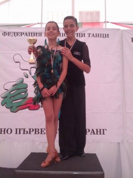 Казанлъчани спечелиха две титли в последния ден на Държавното по спортни танци