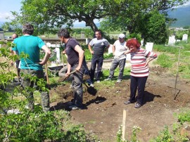 Доброволци от Шипка съградиха с двете си ръце чешма