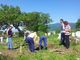 Доброволци от Шипка съградиха с двете си ръце чешма