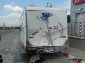 Автобус с пътници за морето катастрофира до Казанлък