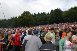 Дъжд и мъгла посрещнаха социалистите на събора им на Бузлуджа